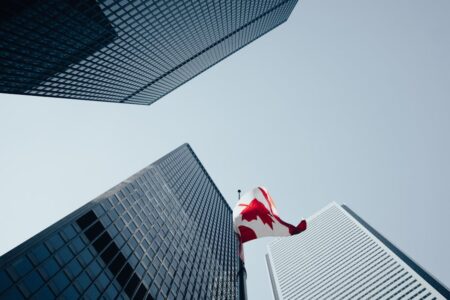 Число банкротств канадцев достигло максимума с 2009 года