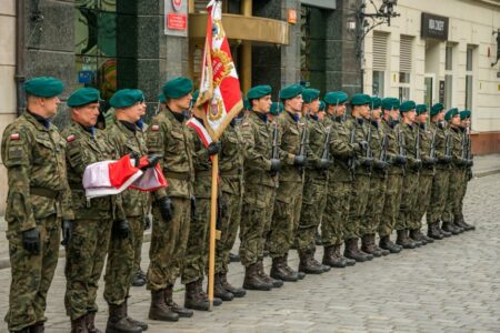 Министр Ананд встретилась с латвийским коллегой в Риге
