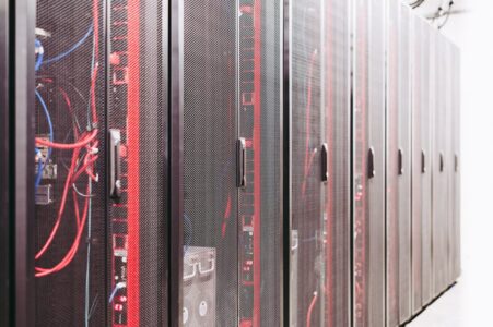 Правительство Канады и TELUS продвигают проект суверенной ИИ-инфраструктуры