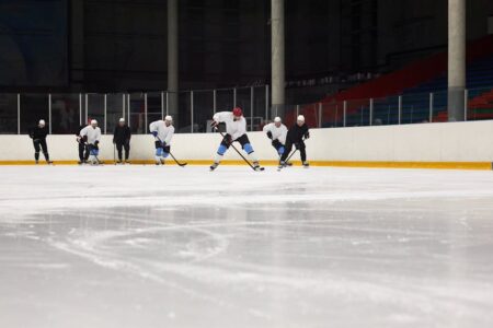 Брайс Пикфорд признан лучшим защитником года в WHL