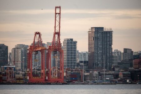 Британская Колумбия создала 25 200 новых рабочих мест в мае
