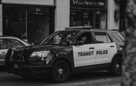 Полиция Калгари усилила патрулирование южных станций CTrain